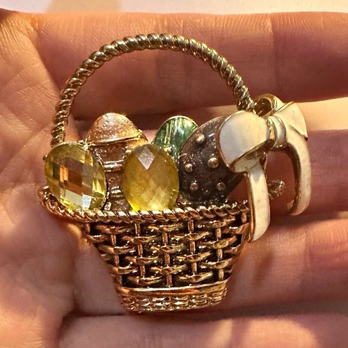 Signed napier gold - gold-tone, basket
